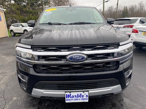 Used 2022 Ford Expedition Limited image 3