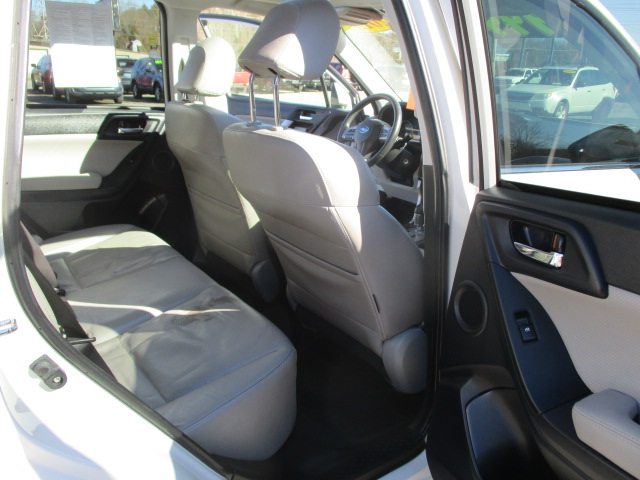 Used 2015 Subaru Forester 2.5i Limited AWD/4WD image 25