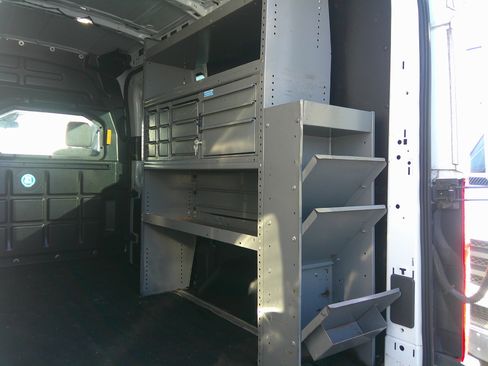 Used 2018 Ford Transit 250 XL image 7