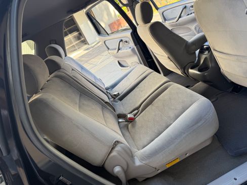 Used 2005 Toyota Sequoia 4WD SR5 image 21