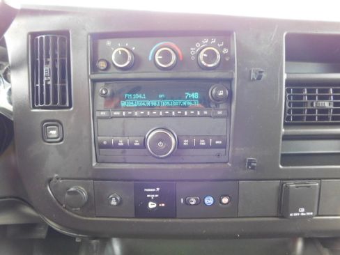 Used 2022 Chevrolet Express 2500 image 13