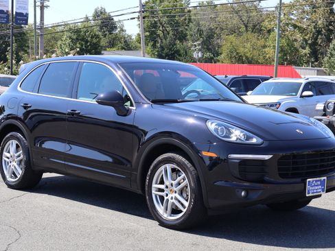 Used 2016 Porsche Cayenne S image 9