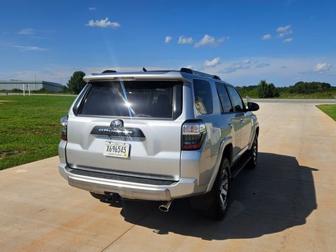 Used 2015 Toyota 4Runner 4WD image 4