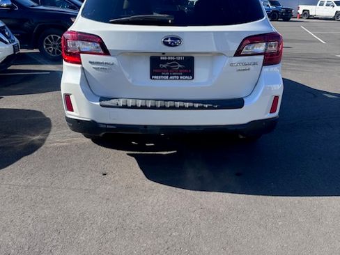 Used 2017 Subaru Outback 3.6R Limited image 3