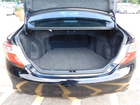 Used 2014 Toyota Camry SE FWD image 8