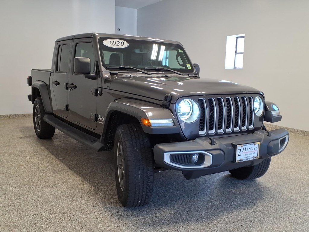 Used 2020 Jeep Gladiator Overland AWD/4WD image 3