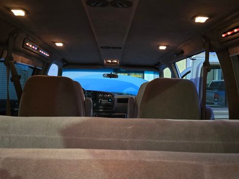 Used 1999 Chevrolet Express 1500 image 32