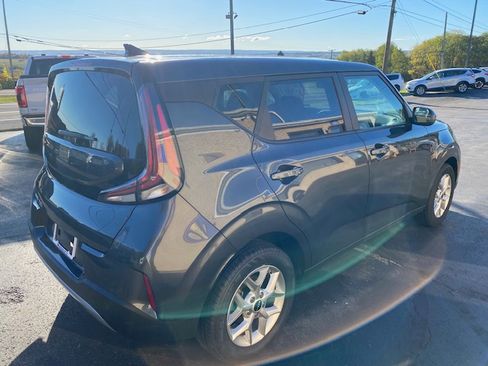Used 2024 Kia Soul LX image 5