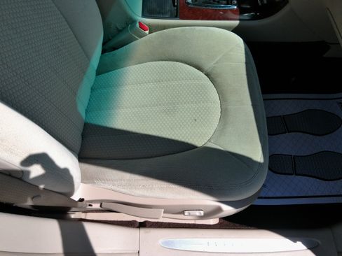 Used 2008 Buick Lucerne CX FWD image 31