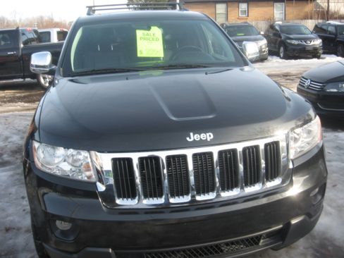 Used 2013 Jeep Grand Cherokee Laredo image 2