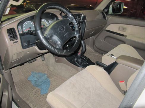Used 2000 Toyota 4Runner SR5 Premium image 7