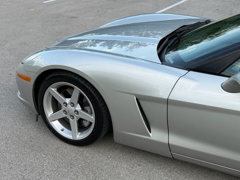 Used 2005 Chevrolet Corvette Coupe RWD image 31