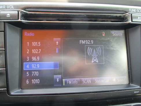 Used 2014 Toyota RAV4 AWD LE image 39