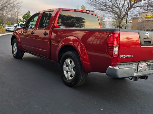 Used 2012 Nissan Frontier SV image 13