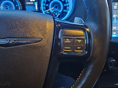 Used 2014 Chrysler 300 S image 23