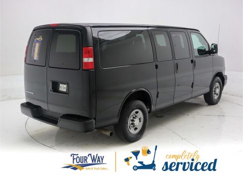Used 2017 Chevrolet Express 2500 LS RWD image 4