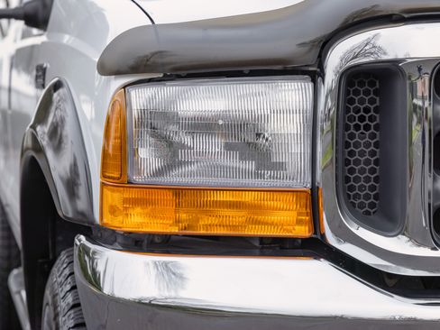 Used 1999 Ford F350 XLT image 17