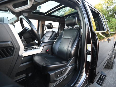 Used 2018 Ford F350 Lariat image 42