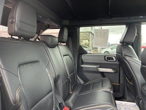 Used 2022 Ford Bronco Badlands image 28