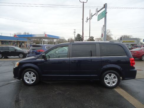 Used 2013 Dodge Grand Caravan Crew image 1