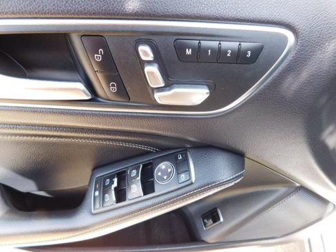 Used 2019 Mercedes-Benz GLA 250 image 12