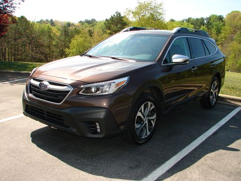 Used 2022 Subaru Outback Touring image 1
