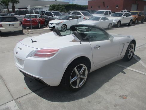 Used 2009 Saturn Sky image 16