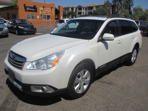 Used 2011 Subaru Outback 3.6R Limited AWD/4WD image 18