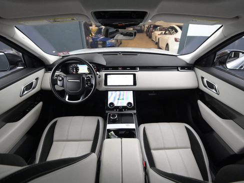 Used 2019 Land Rover Range Rover Velar S image 21