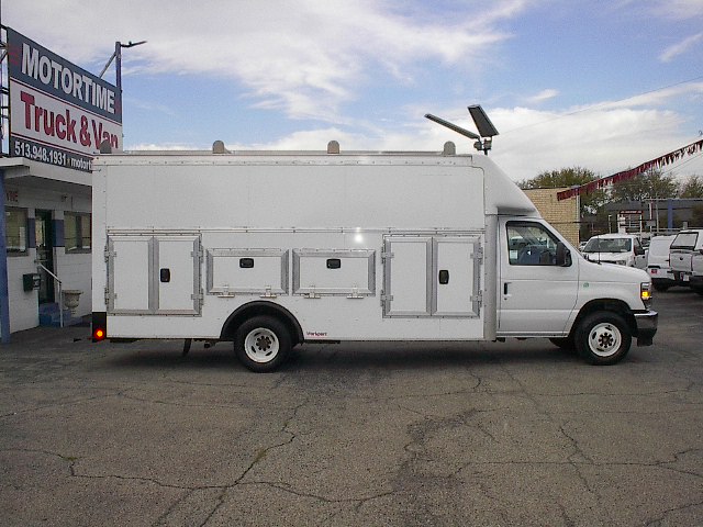 Used 2024 Ford E-450 and Econoline 450 RWD image 3