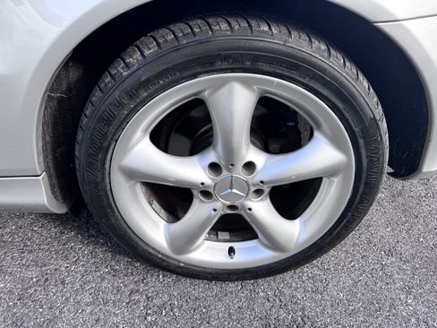 Used 2005 Mercedes-Benz CLK 320 image 11