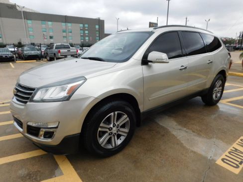 Used 2016 Chevrolet Traverse LT image 4