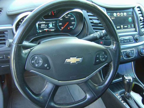 Used 2019 Chevrolet Impala LT image 9