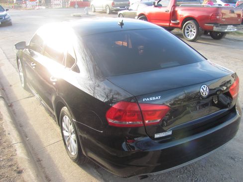 Used 2013 Volkswagen Passat 2.5 S image 3