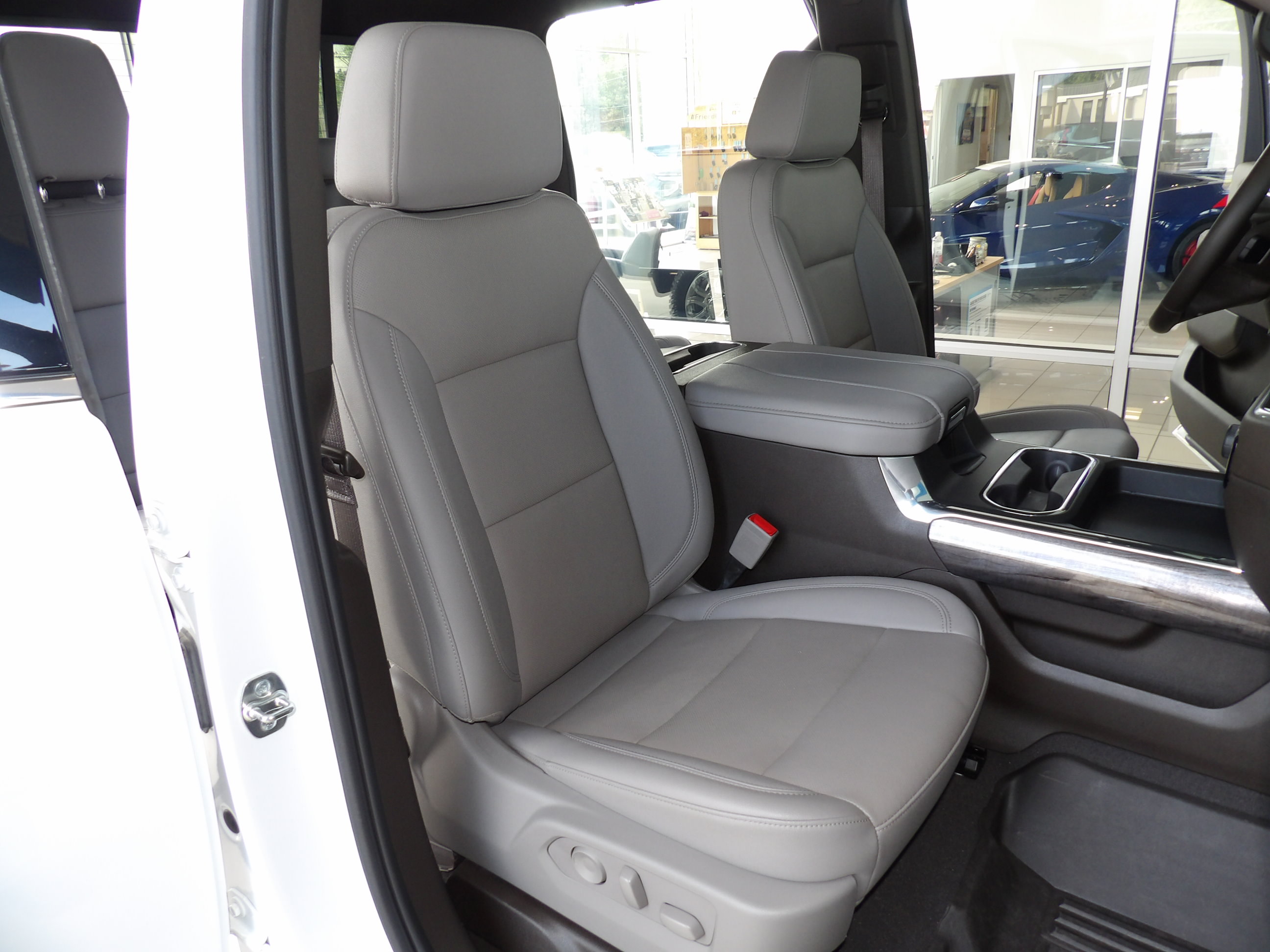 Used 2025 Chevrolet Silverado 3500 4x4 Crew Cab LTZ image 30