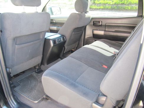 Used 2010 Toyota Tundra 4x4 CrewMax image 16