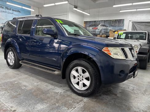 Used 2012 Nissan Pathfinder SV image 10