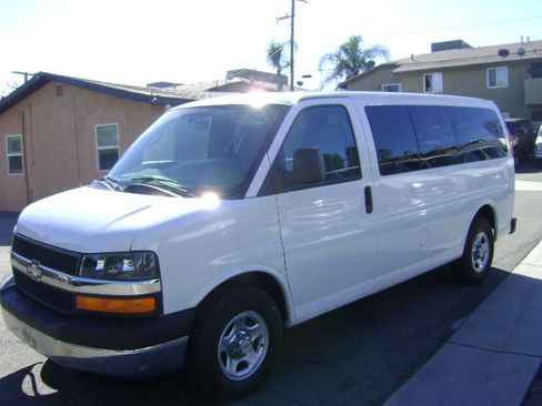 Used 2005 Chevrolet Express 1500 LS image 3
