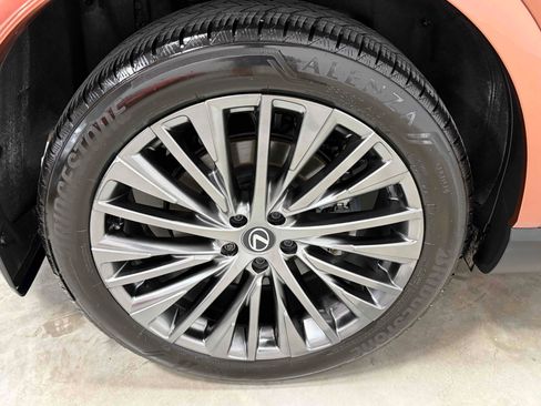 Used 2024 Lexus RX 350 AWD w/ Luxury Package image 11