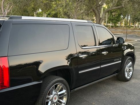 Used 2014 Cadillac Escalade ESV Platinum image 54