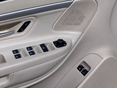 Used 2015 Volkswagen Eos Komfort image 4