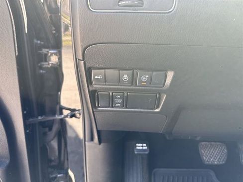 Used 2023 Nissan Armada Platinum AWD/4WD image 40