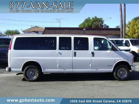 Used 2001 Chevrolet Express 3500 LS image 1