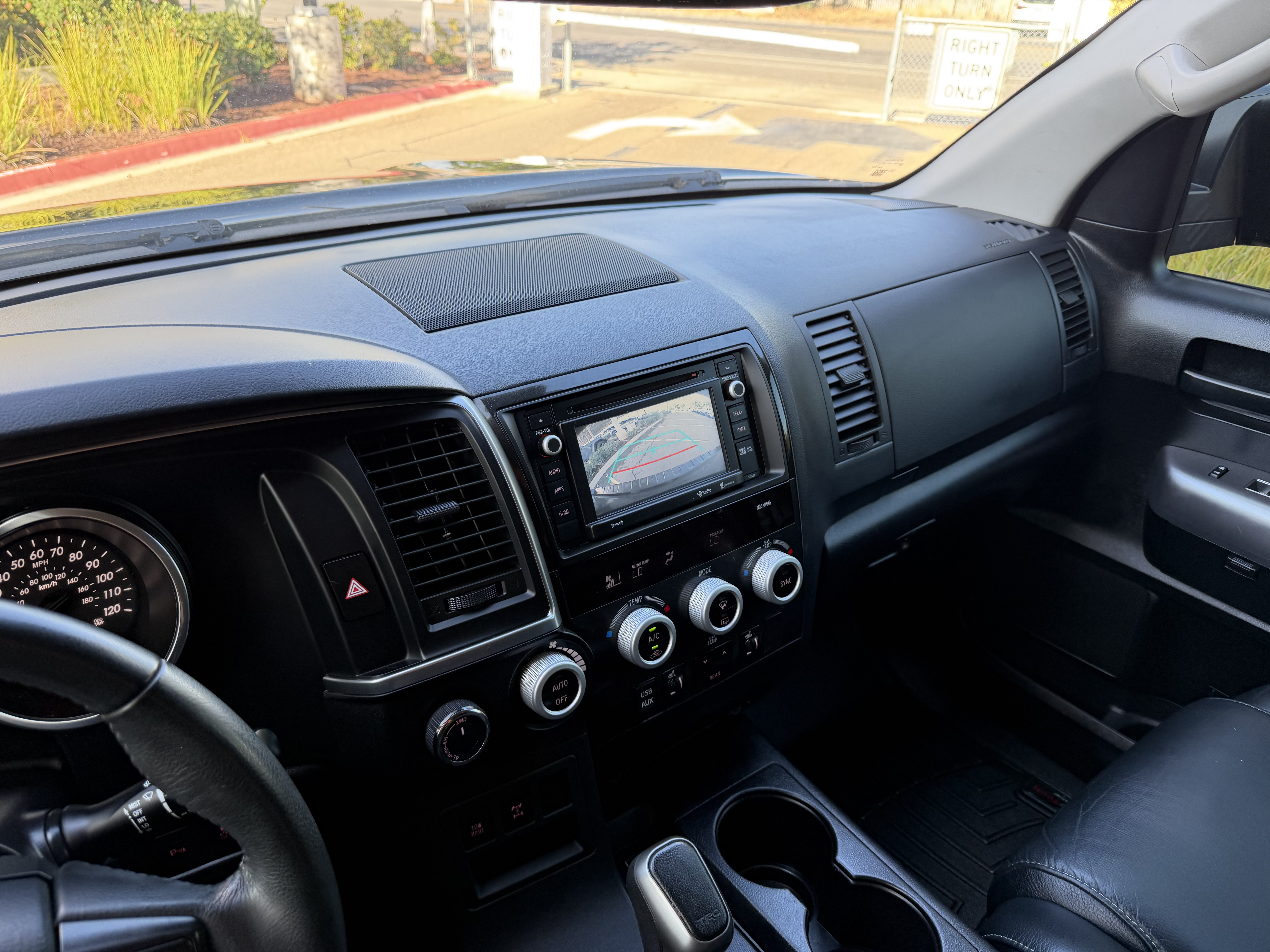 Used 2018 Toyota Sequoia TRD Sport AWD/4WD image 37
