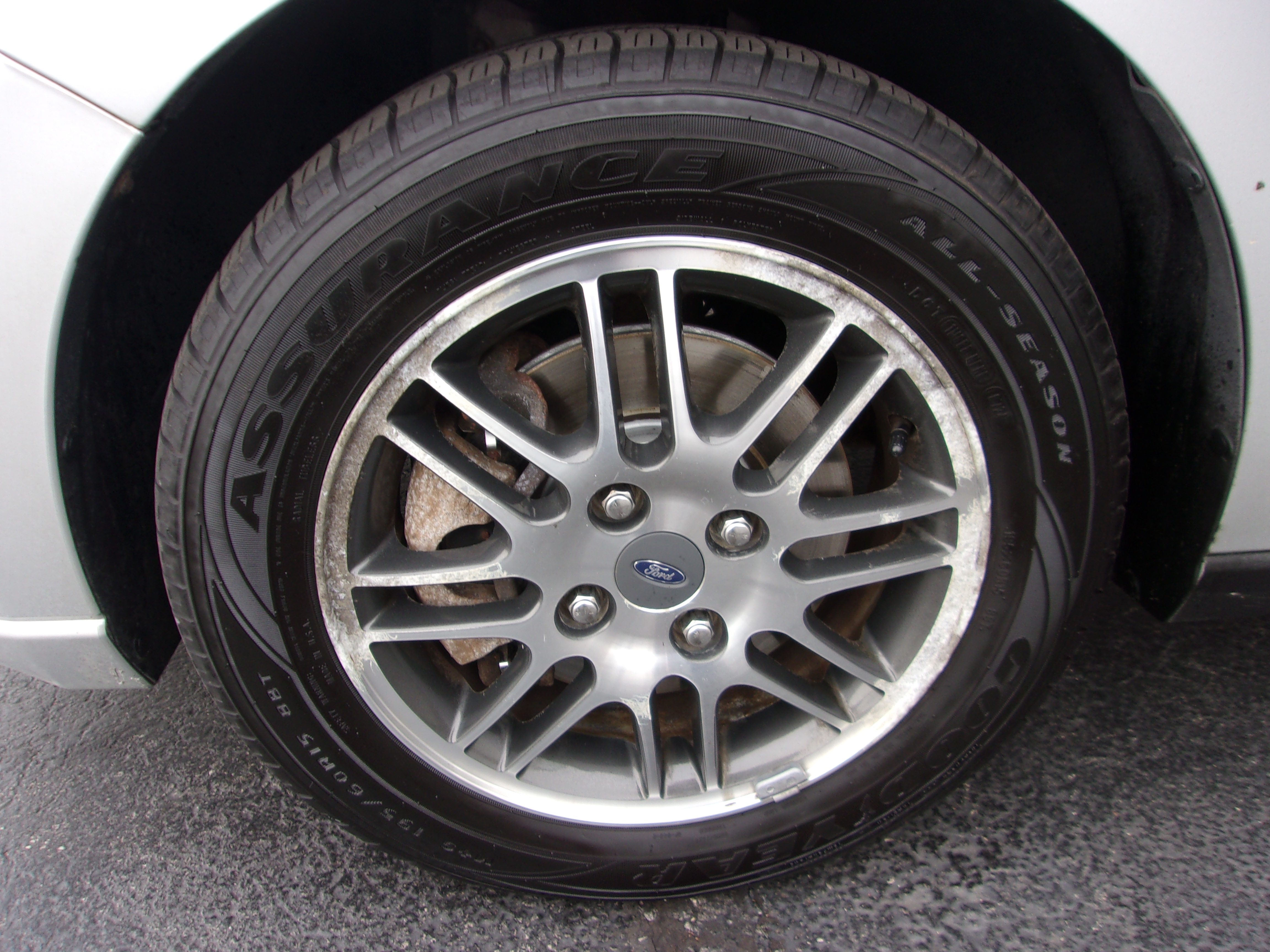 Used 2010 Ford Focus SE Sedan FWD image 9