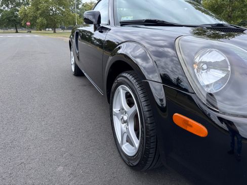Used 2000 Toyota MR2 Spyder image 18