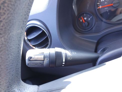 Used 2012 Jeep Compass Sport FWD image 27