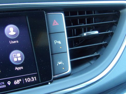 Used 2024 Buick Enclave Essence FWD image 30