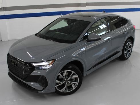 Used 2024 Audi Q4 e-tron Premium Plus image 4