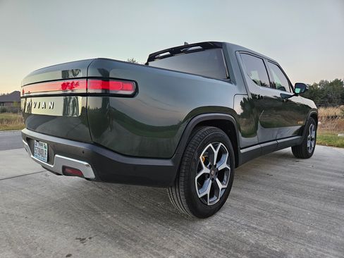 Used 2022 Rivian R1T Launch Edition image 4